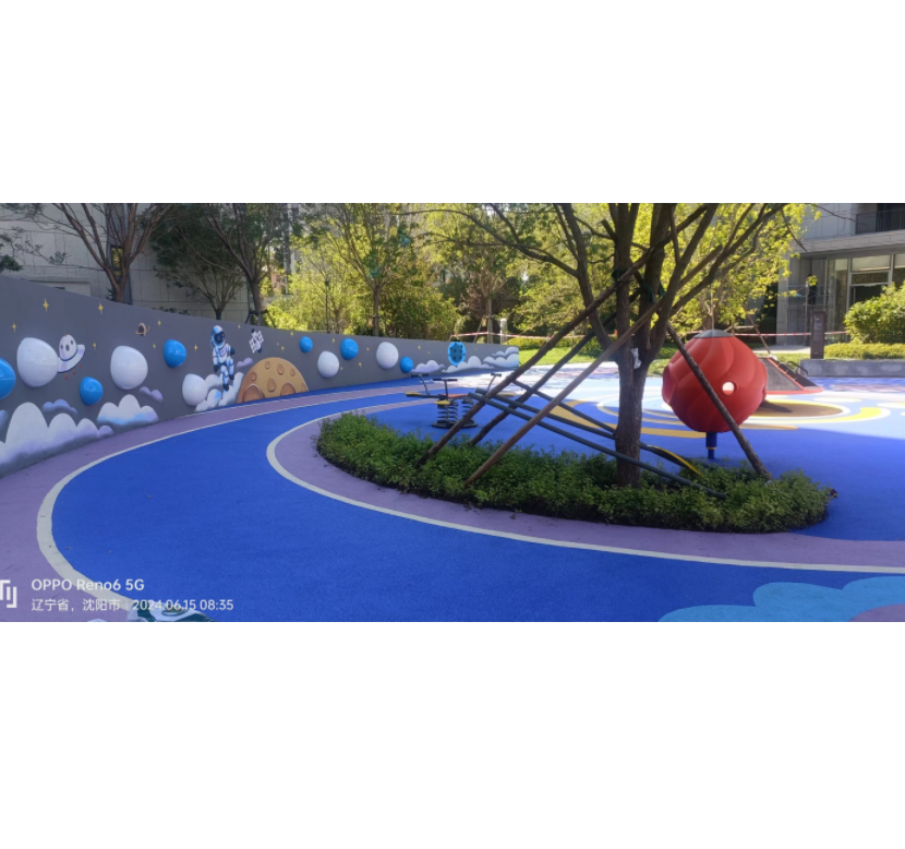 塑膠場(chǎng)地施工實(shí)景圖7